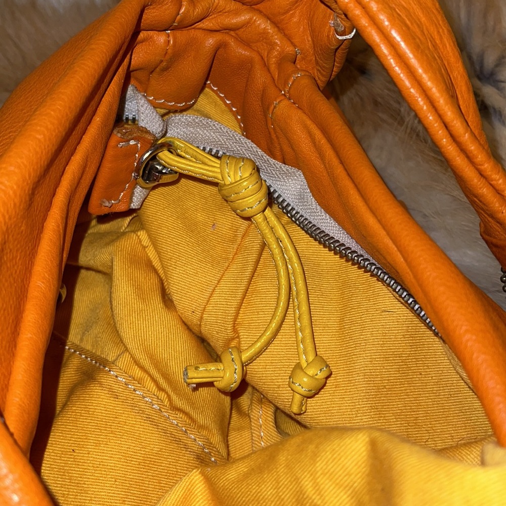 Handbag - Picture 2 of 7